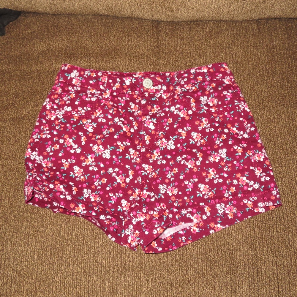 PRICE DROP!! SO Junior's patterned shorts sz. 7